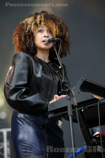 LUCIE ANTUNES - 2024-08-16 - CHARLEVILLE-MEZIERES - Square Bayard - Illuminations - 